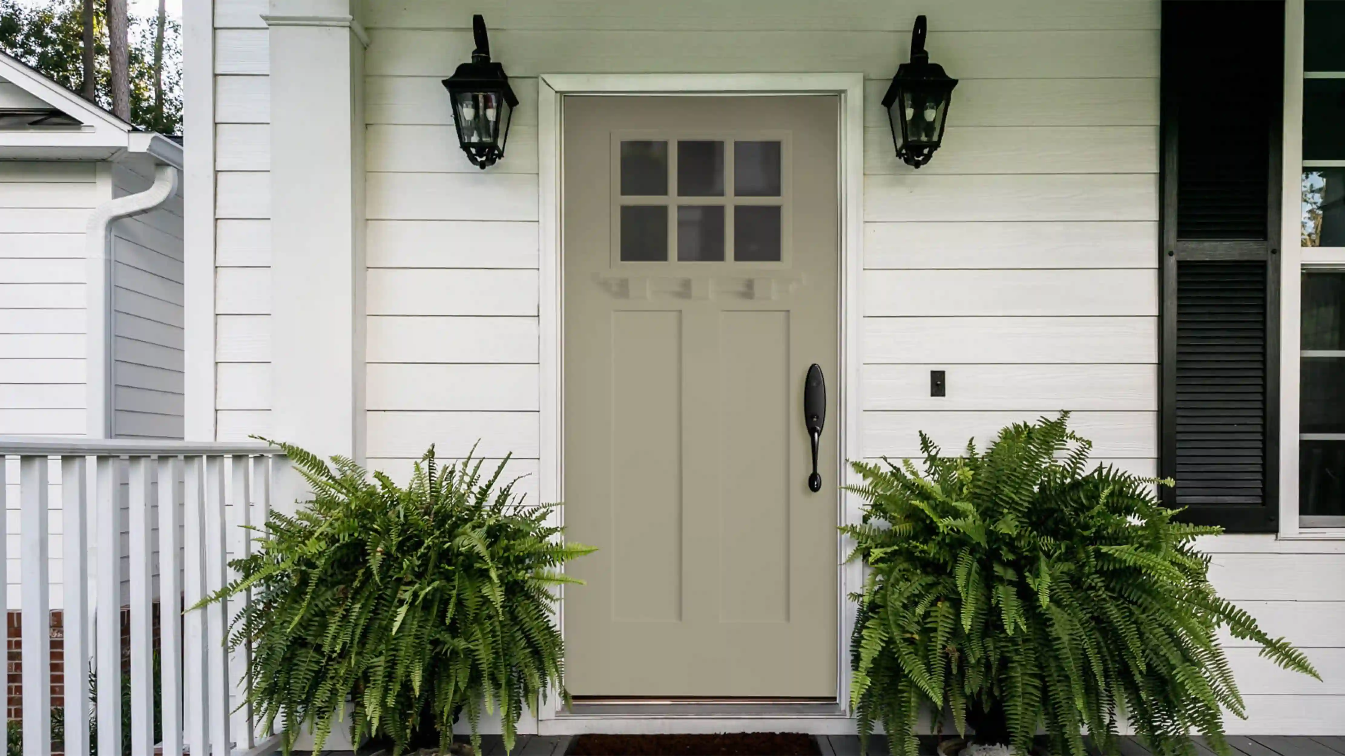 single door with fixed sidelights